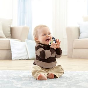 Fisher-Price Laugh & Learn Smart Phone, Musical Infant Toy – English Edition - Image 2
