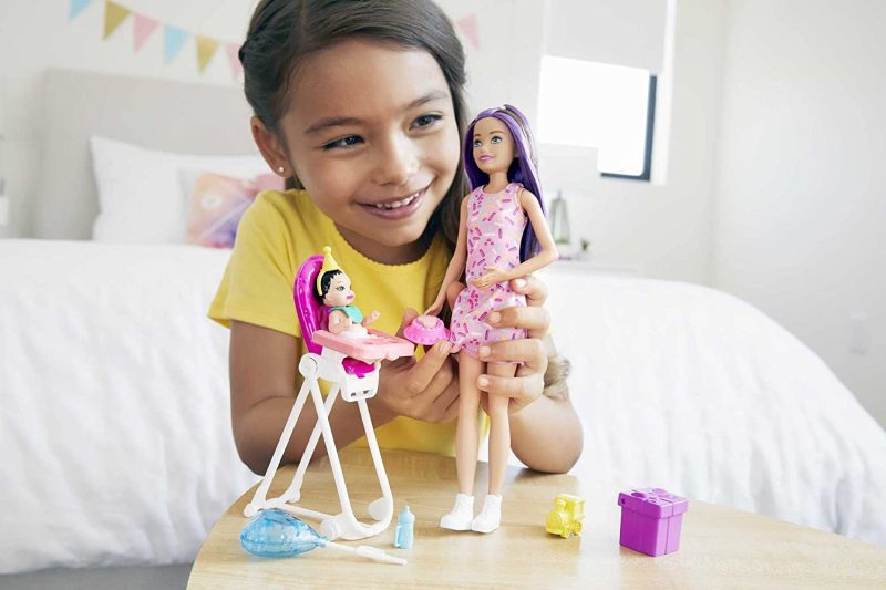Barbie Skipper Babysitters Inc. Dolls & Playset with Babysitting Skipper Doll, Color-Change Baby Doll, High Chair & Party-Themed Accessories for Kids 3 to 7 Years Old - Image 2