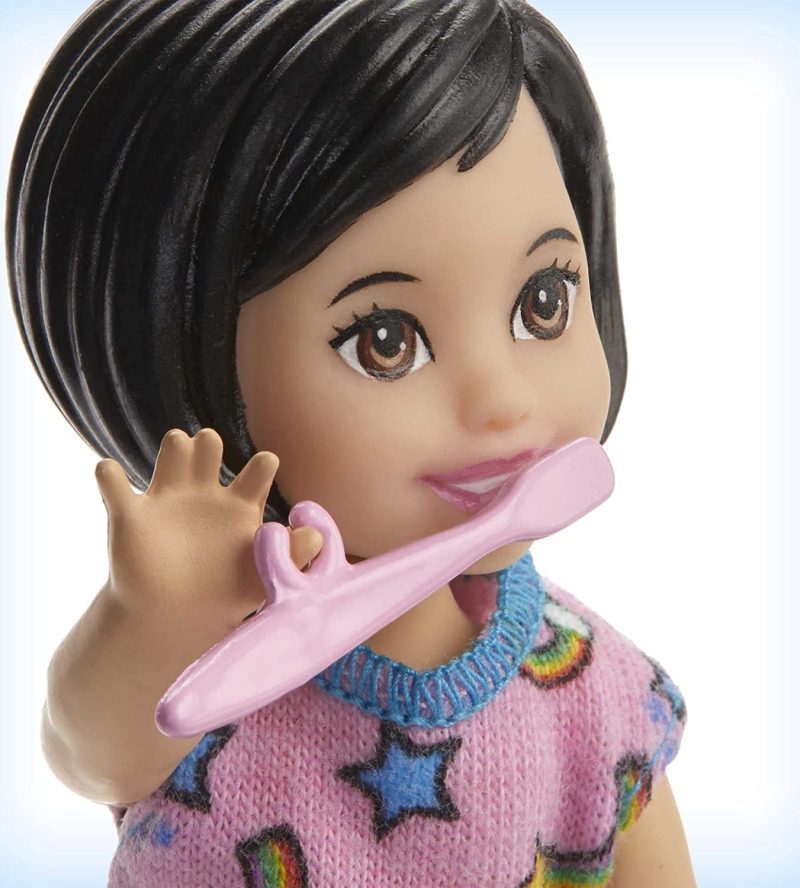 Barbie Skipper Babysitters Inc. Bedtime Playset with Babysitting Skipper Doll, Toddler Doll with Glow-in-the-Dark Pajamas and Accessories for Kids 3 to 7 Years Old, Playsets - Image 4